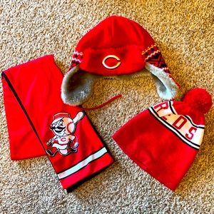 Cincinnati REDS scarf, beanie and winter hat